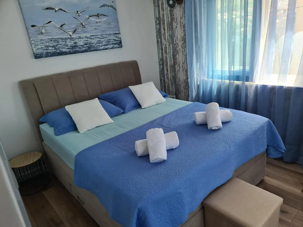Villa Nevenka Trogir 0*,  Croatia