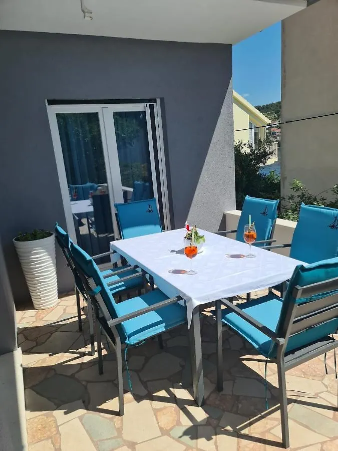 Villa Nevenka Trogir 0*,  Croatia