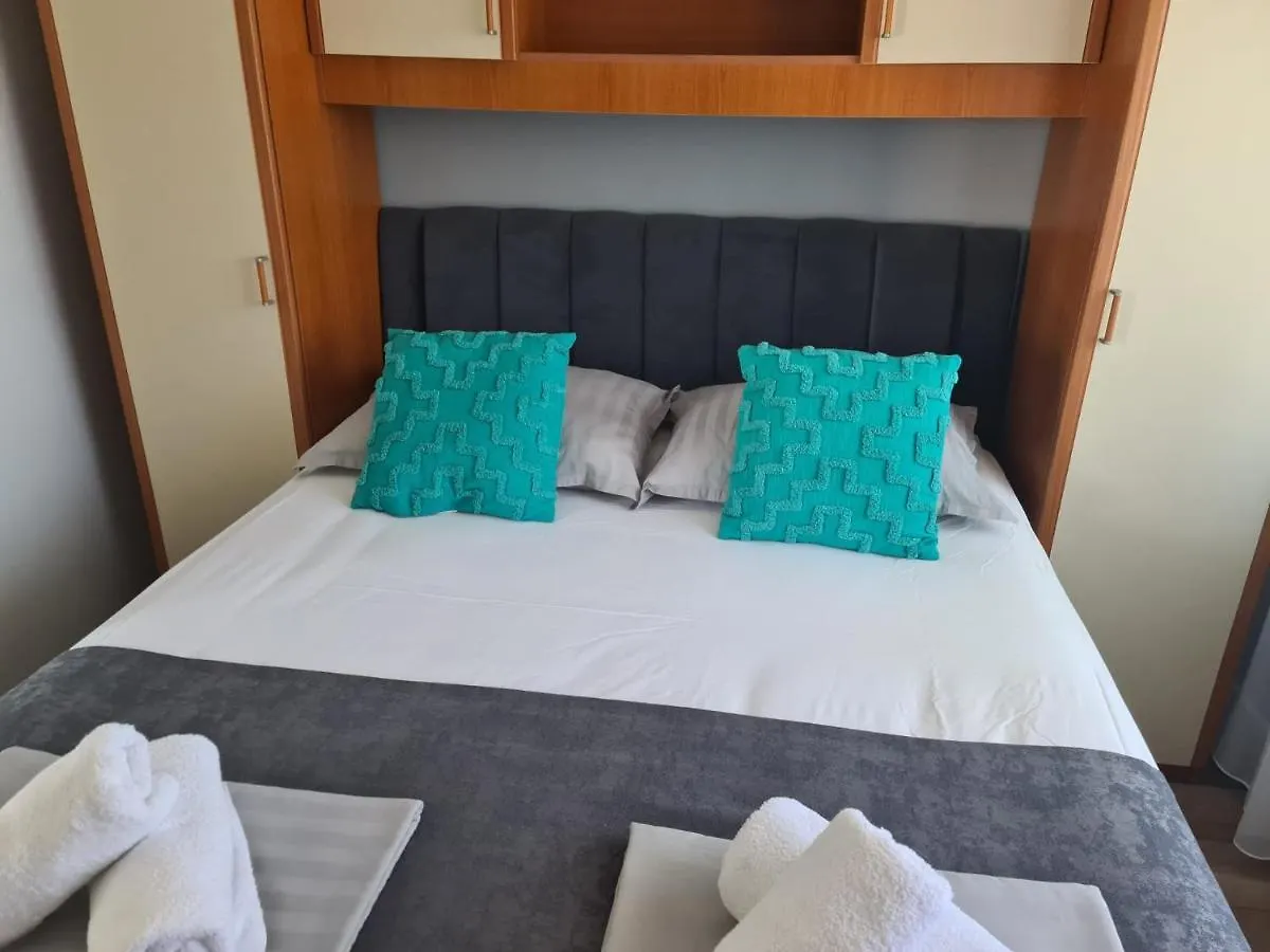 Villa Nevenka Trogir 0*,  Croatia